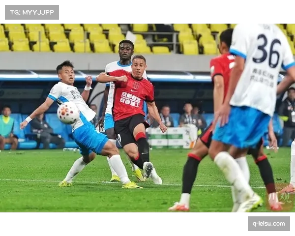 成都蓉城五球大胜青岛西海岸，费利佩替补登场帽子戏法